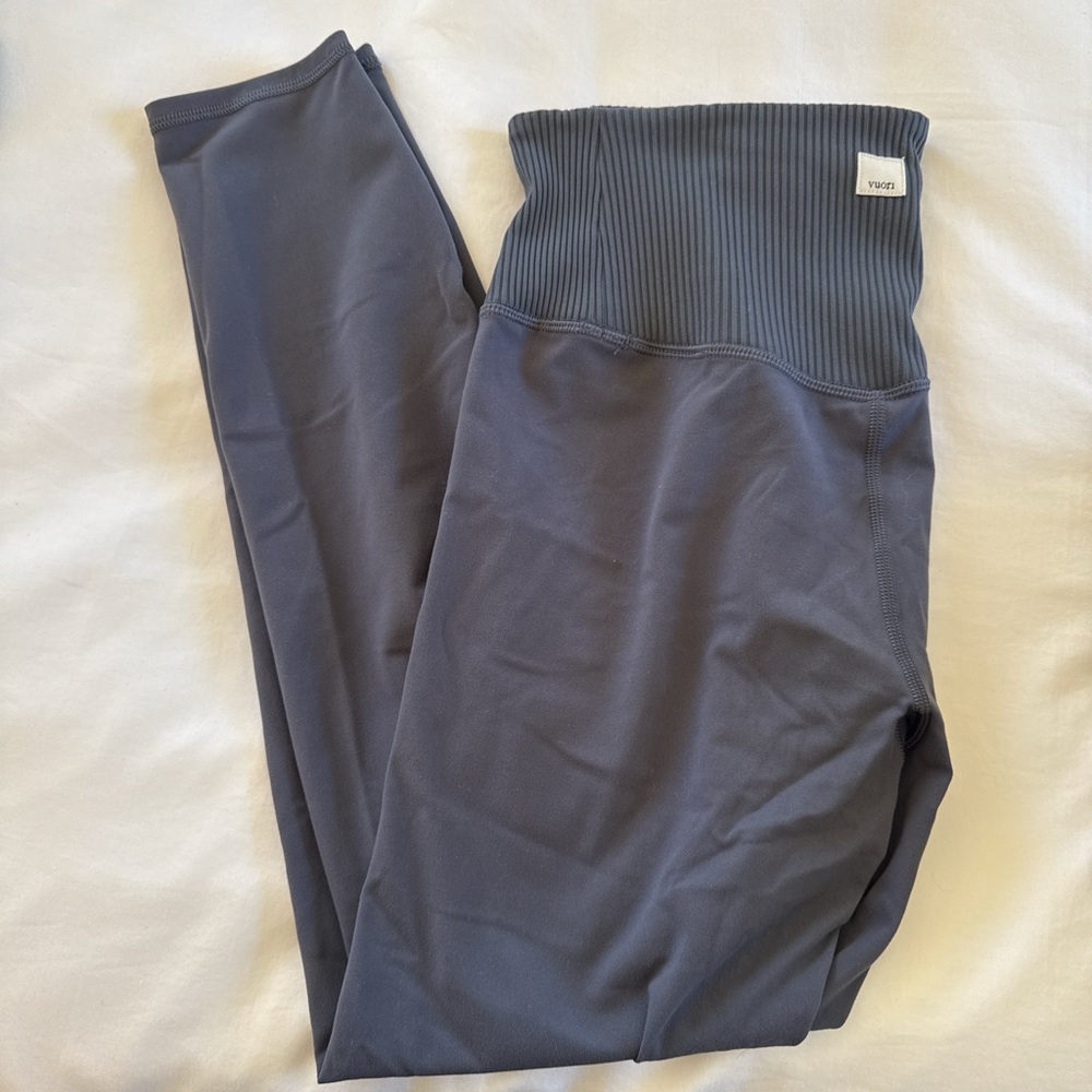 Vuori Leggings - M - Like New - Navy/Grey